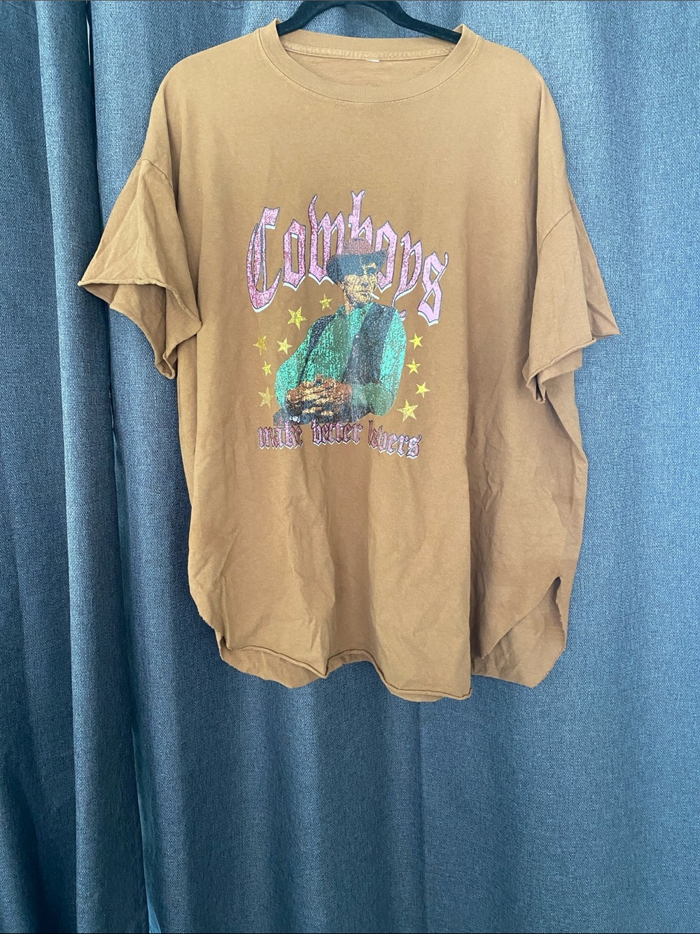 Brown Short-Sleeve Graphic Tee with Retro Cowboy Print